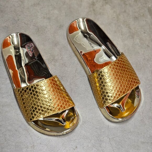 Shoes - Metallic Gold Snake Pattern Slide Sandals With Reflective Sole - Stylish & Comfo